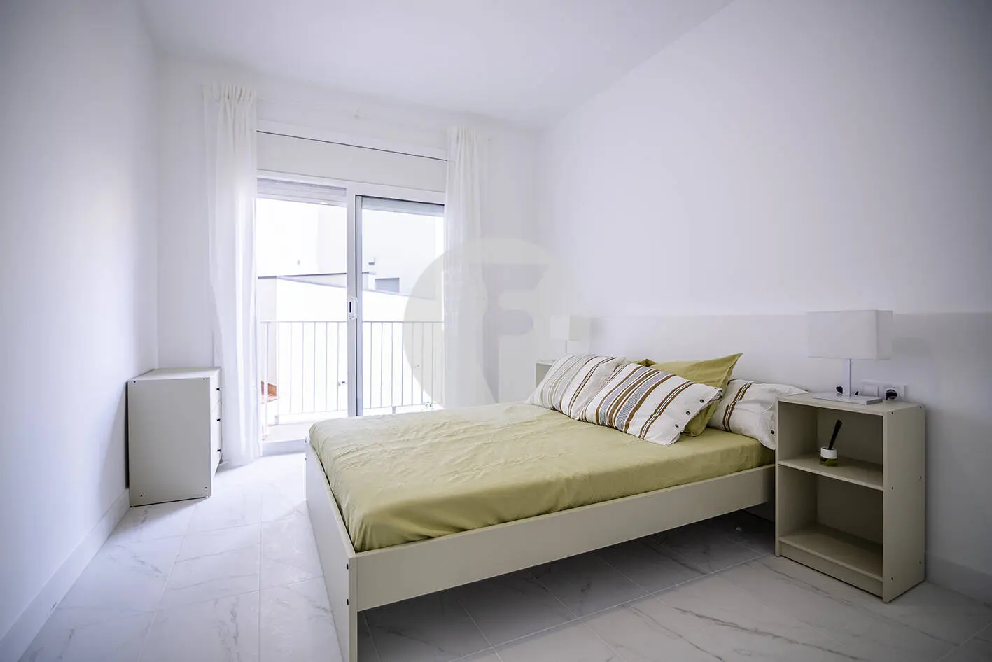 Brand new completely renovated apartment on Aragó street in the heart of El Clot in Barcelona. 30