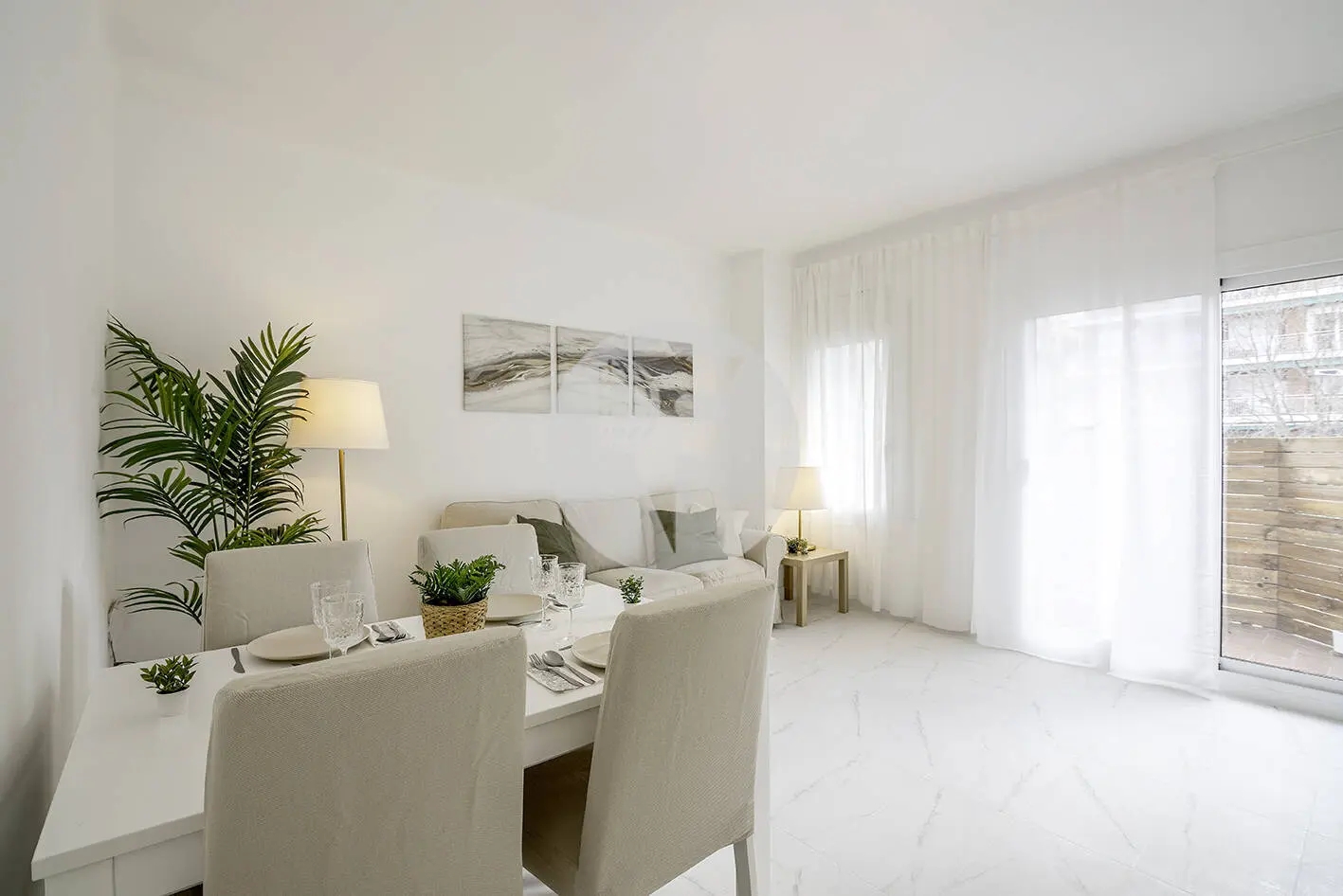 Brand new completely renovated apartment on Aragó street in the heart of El Clot in Barcelona.