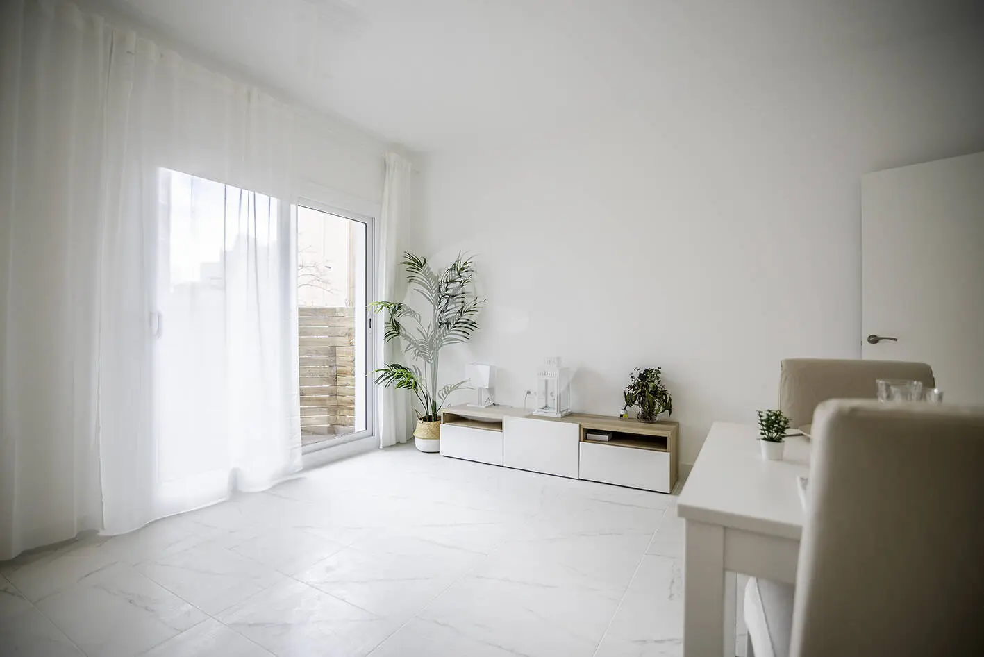 Brand new completely renovated apartment on Aragó street in the heart of El Clot in Barcelona. 6