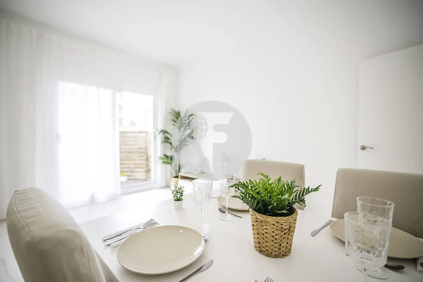 Brand new completely renovated apartment on Aragó street in the heart of El Clot in Barcelona. 7