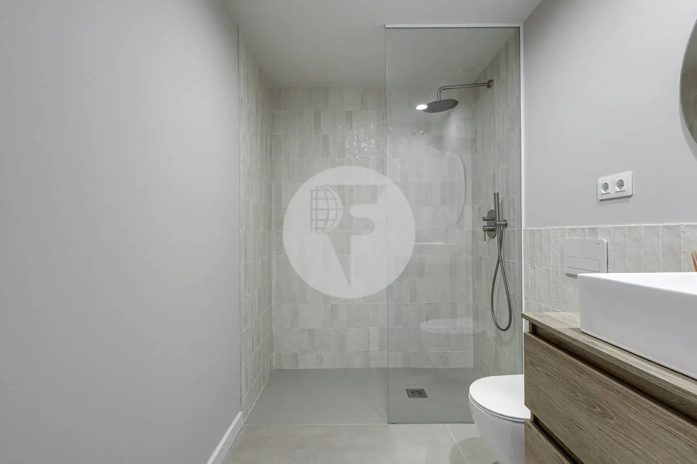 Comfortable and functional home in the Eixample. 27