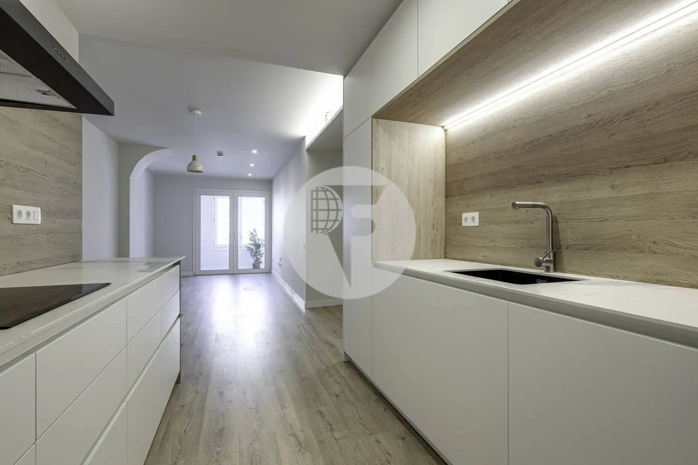 Functional house in the Eixample ready to move into. 18