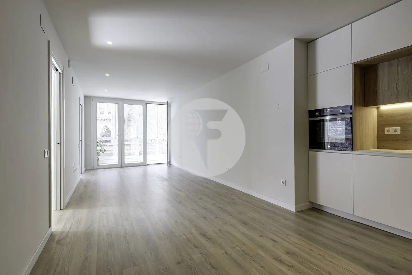 Apartment with three bedrooms and 2 bathrooms completely renovated, brand new 3
