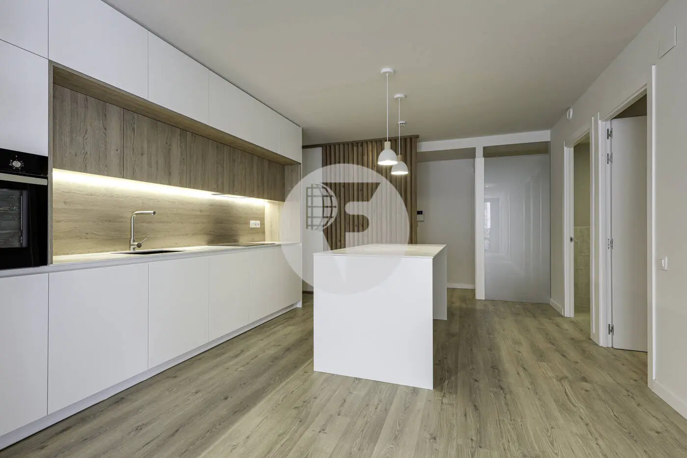 Apartment with three bedrooms and 2 bathrooms completely renovated, brand new 7