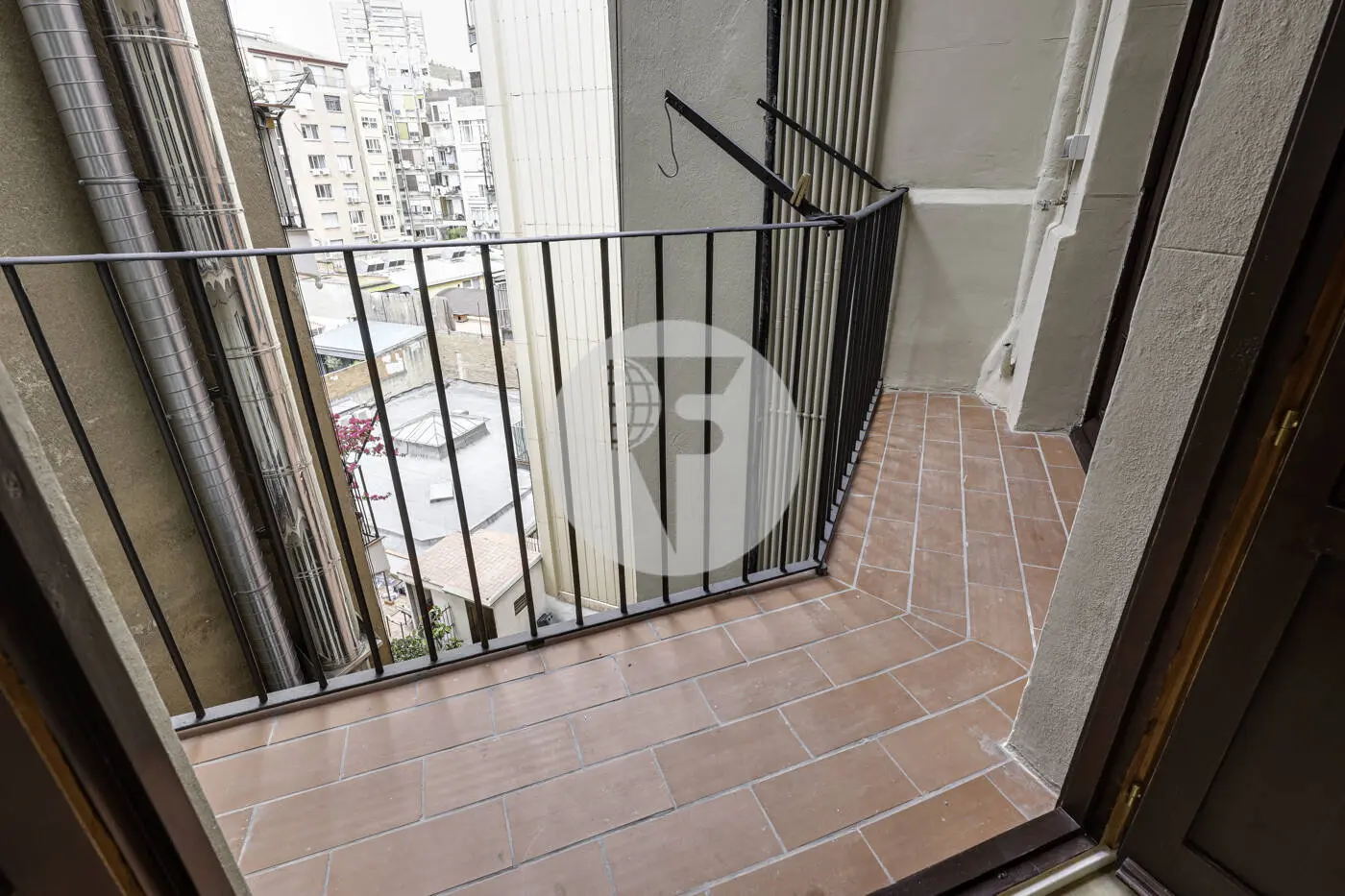 Magnificent brand new apartment in a rehabilitated royal estate in L'Antiga Esquerra de l'Eixample in Barcelona, one of the most emblematic areas of Barcelona. 22