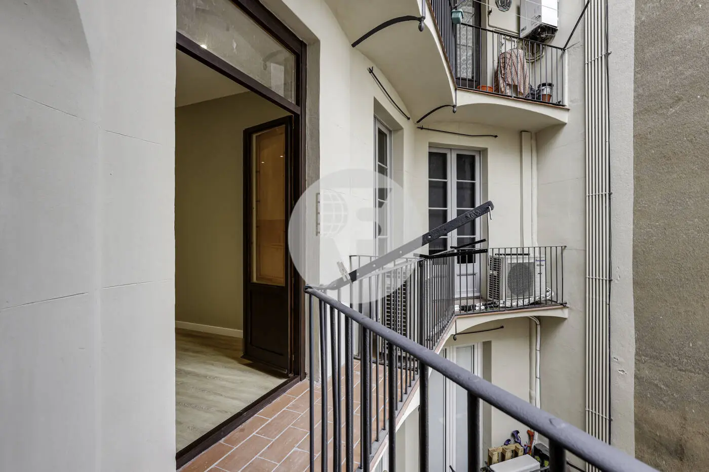 Magnificent brand new apartment in a rehabilitated royal estate in L'Antiga Esquerra de l'Eixample in Barcelona, one of the most emblematic areas of Barcelona. 21