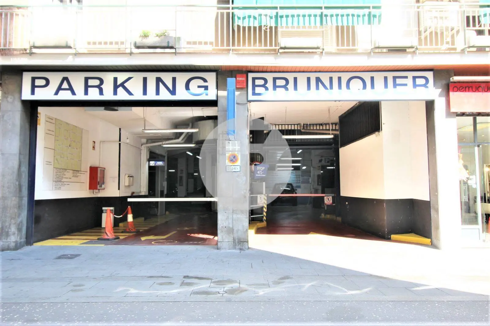 Parking space in Bruniquer street, in the district of Gracia 12