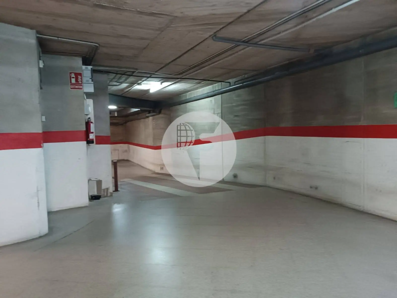 Large parking space in Ribes street in Barcelona. 11