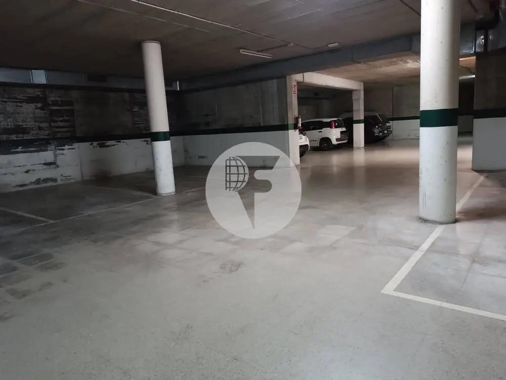 Large parking space in Ribes street in Barcelona. 4