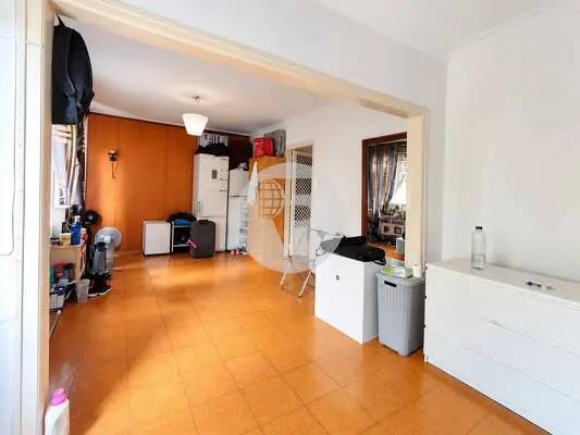 Piso en venta en Av. Josep Tarradellas – Actualmente alquilado