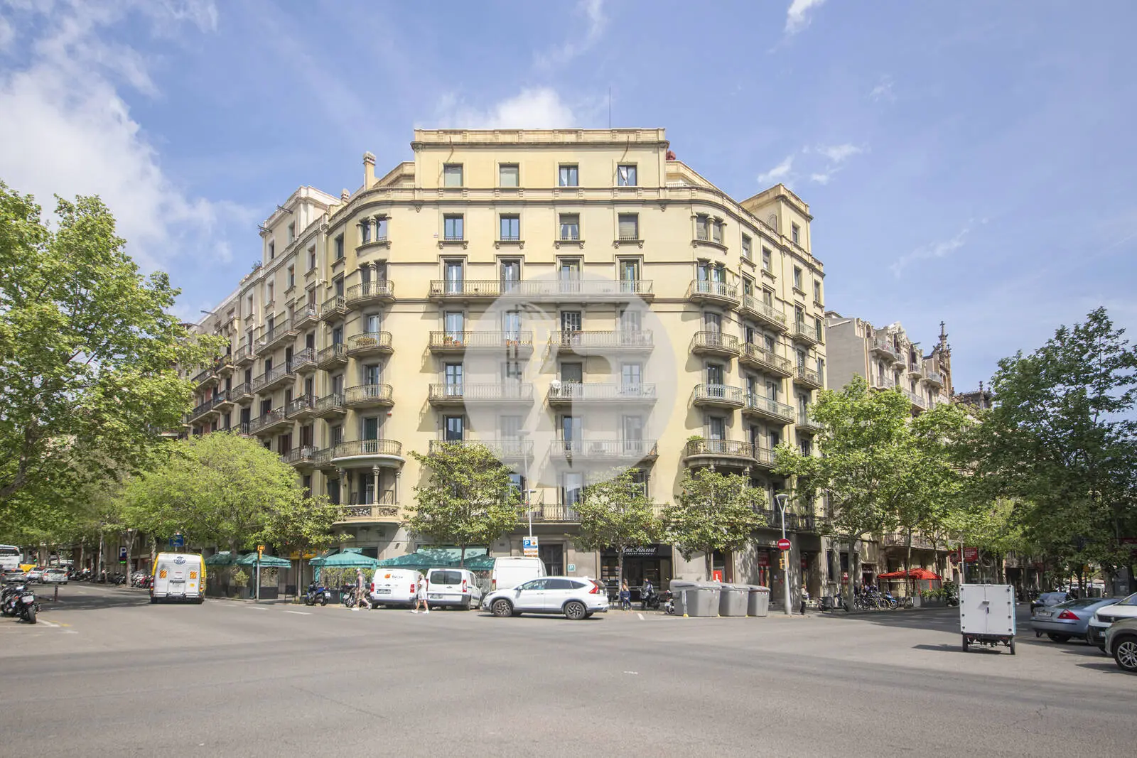 Excepcional piso en la c/ Roger de Llúria de Barcelona 55