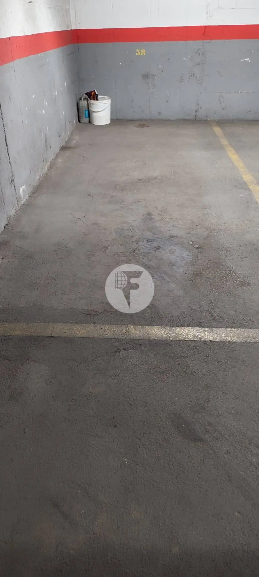 Parking space for sale on Rector Triadó street, in the Sants neighborhood