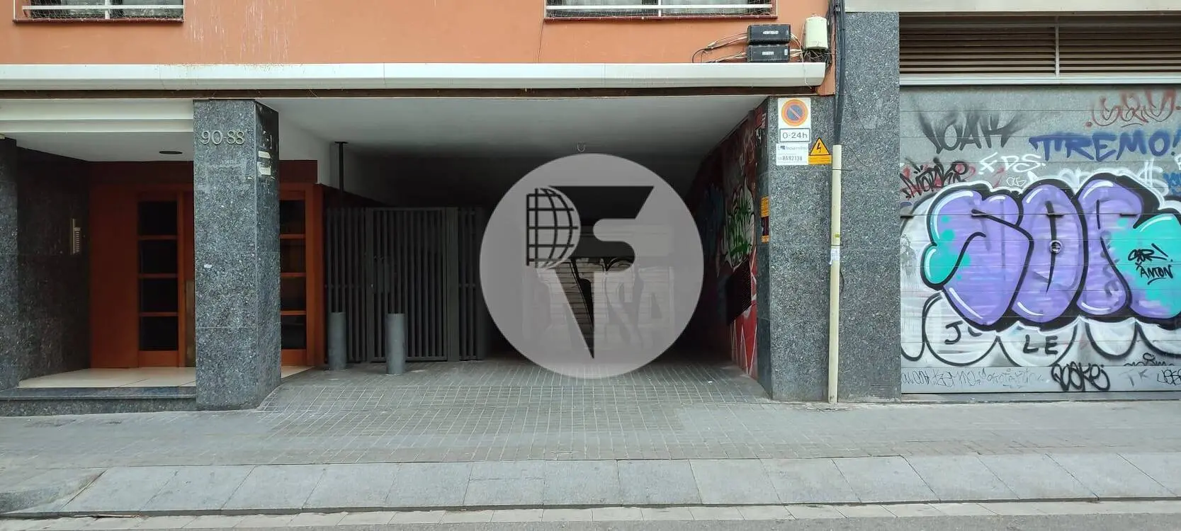 Plaça d'aparcament de 25 m² en venda al carrer Rector Triadó, al barri de Sants. 4