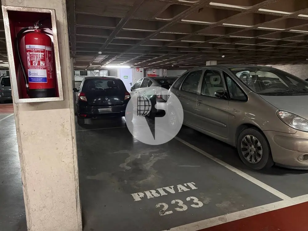 Plaza de aparcamiento en venta en Sant Antoni (Eixample) - imagen 2