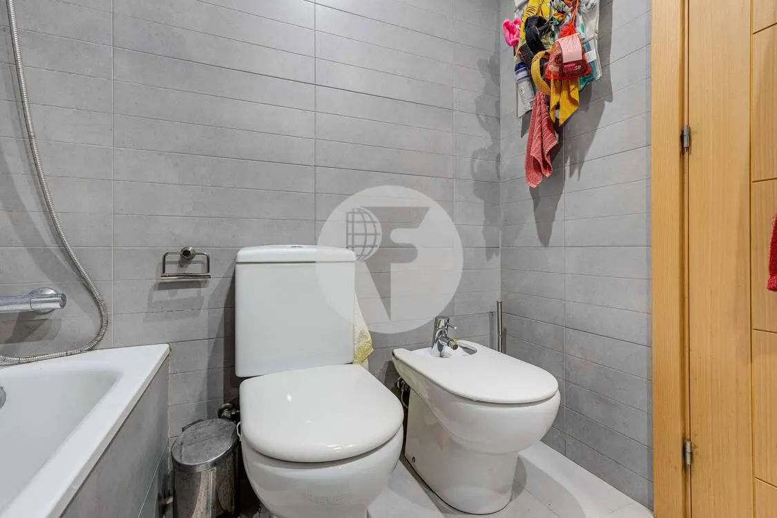 Planta baja en venta con parking y trastero incluidos – Inmueble alquilado en Pere IV (Barcelona) - imagen 15