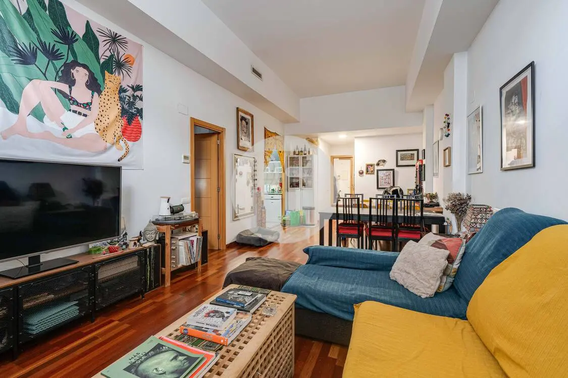 Planta baja en venta con parking y trastero incluidos – Inmueble alquilado en Pere IV (Barcelona) - imagen 3
