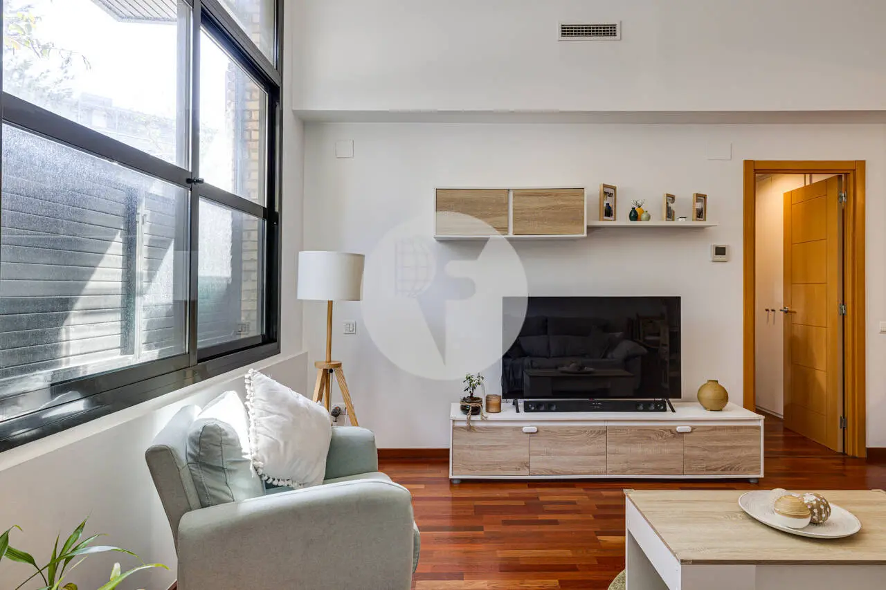 Planta baja en venta con parking y trastero incluidos – Inmueble alquilado en Pere IV (Barcelona) - imagen 4
