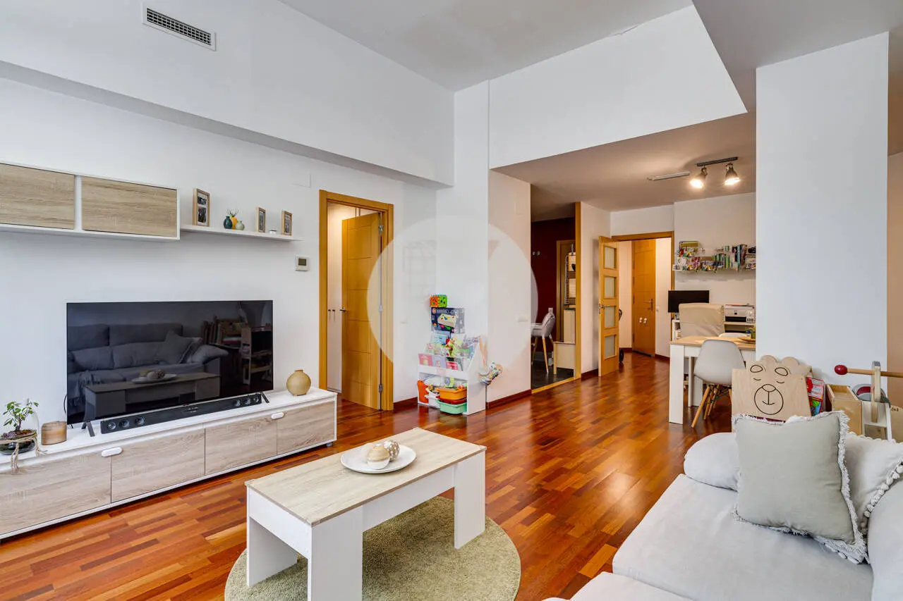 Planta baja en venta con parking y trastero incluidos – Inmueble alquilado en Pere IV (Barcelona) - imagen 7