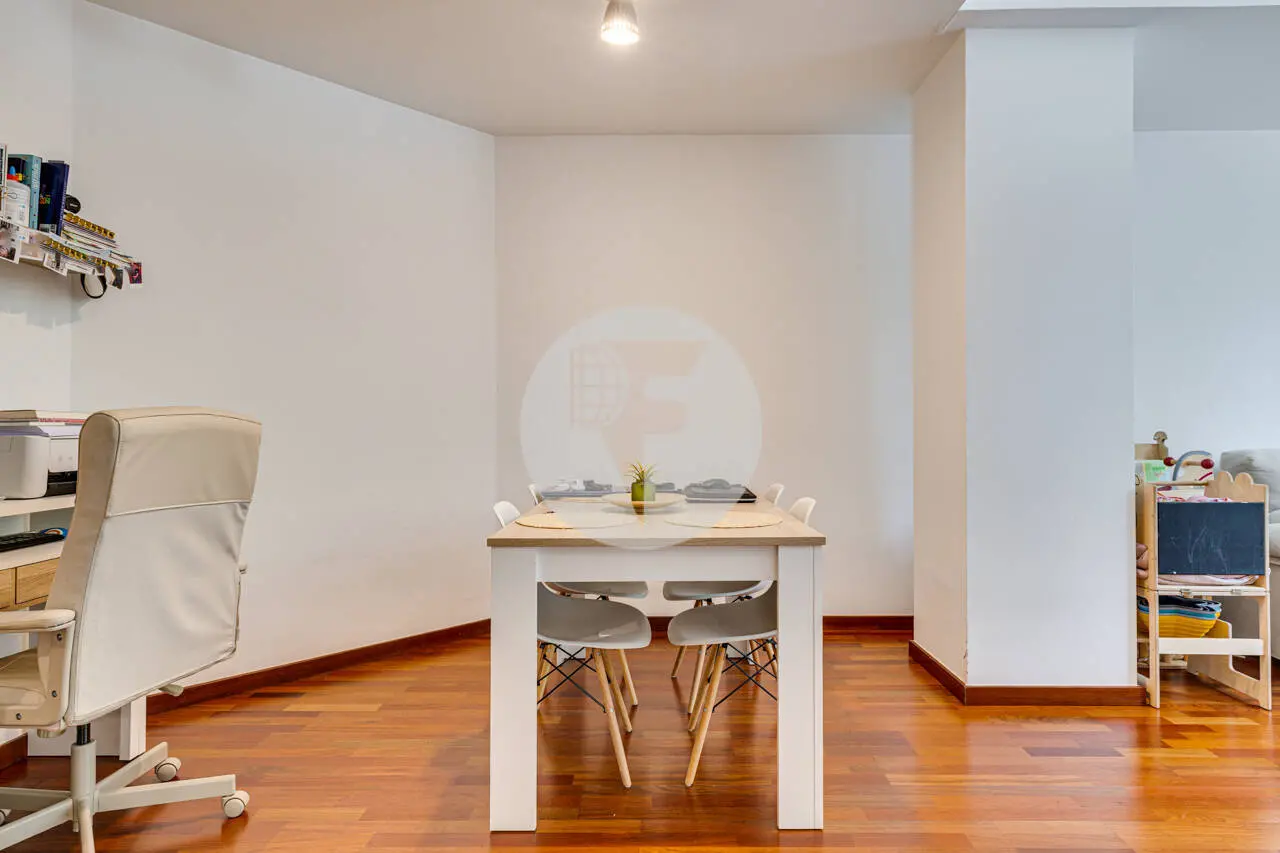 Planta baja en venta con parking y trastero incluidos – Inmueble alquilado en Pere IV (Barcelona) - imagen 10