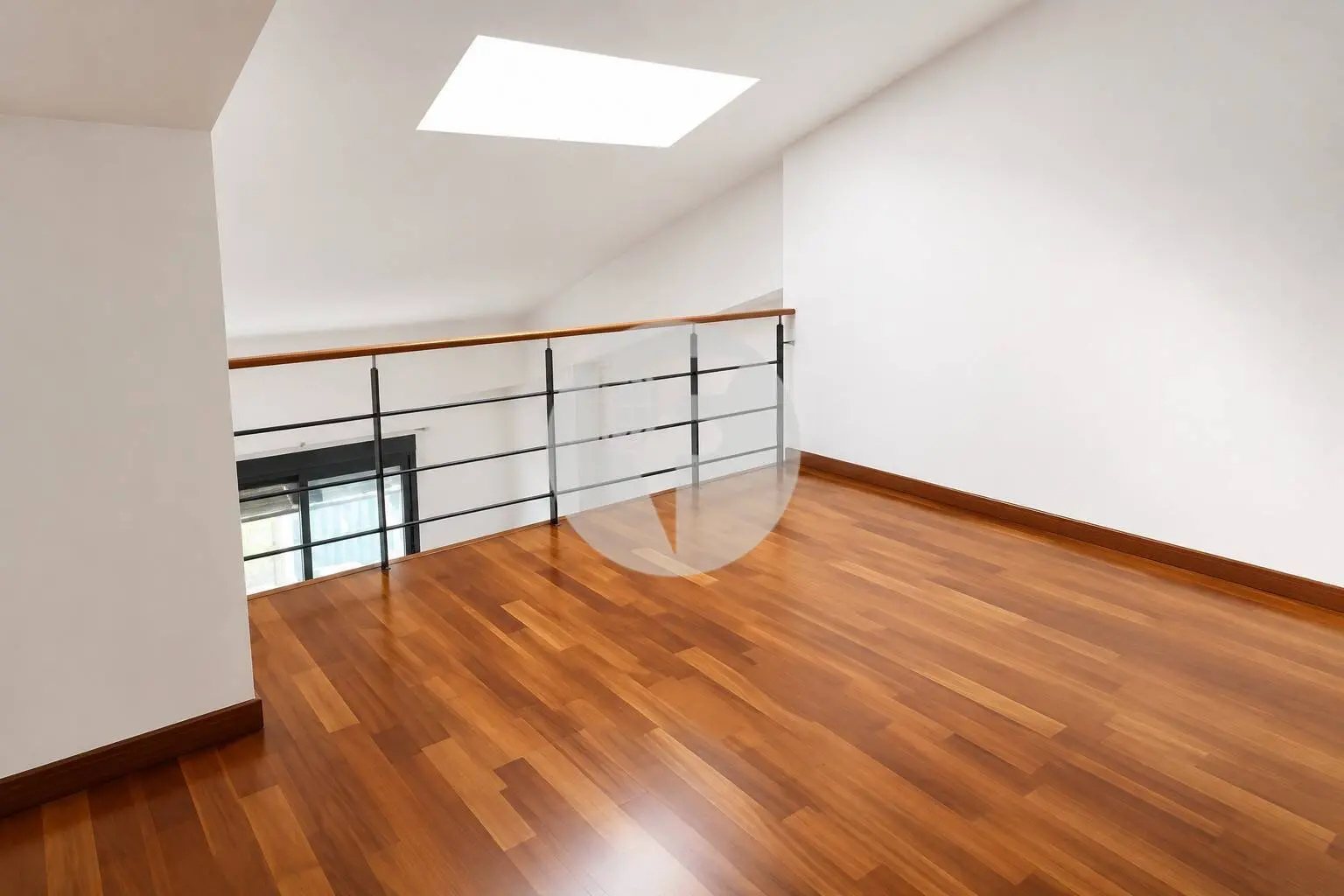 Dúplex en venta con parking y trastero incluidos – Inmueble alquilado en Pere IV (Barcelona) - imagen 9