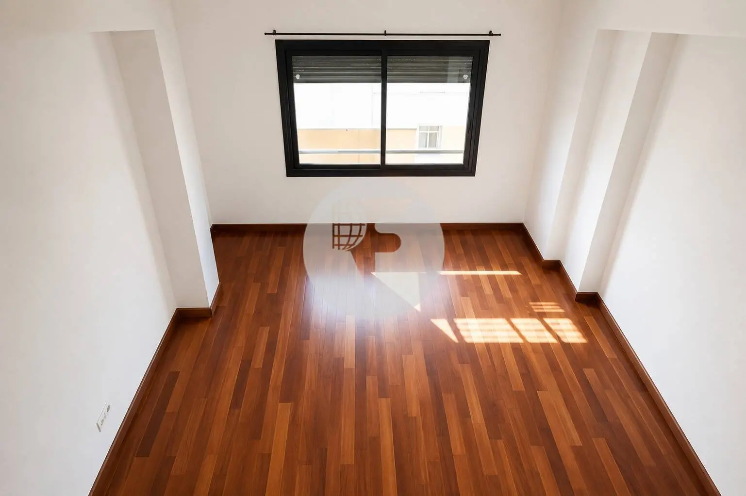 Dúplex en venta con parking y trastero incluidos – Inmueble alquilado en Pere IV (Barcelona) - imagen 10