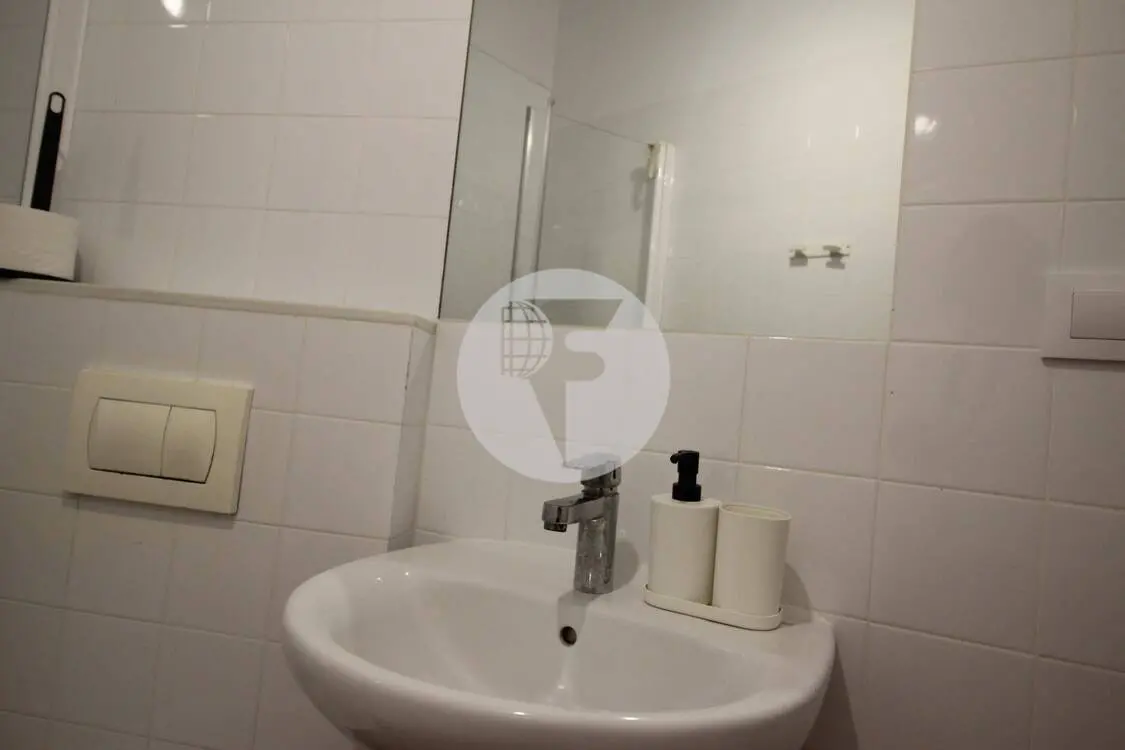 Piso con terraza y licencia turística en El Raval - imagen 43