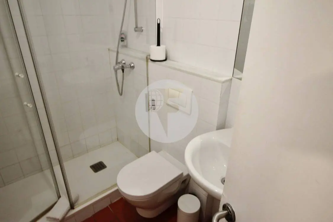 Piso con terraza y licencia turística en El Raval - imagen 42