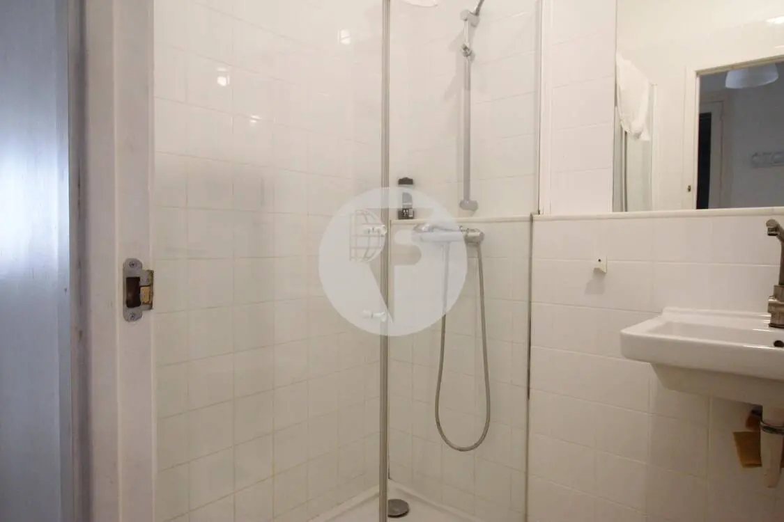 Piso con terraza y licencia turística en El Raval - imagen 20