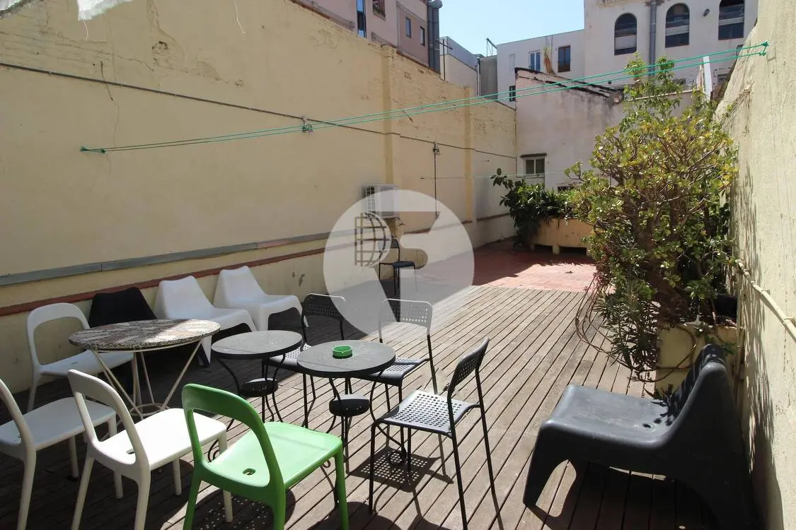 Piso con terraza y licencia turística en El Raval - imagen 2