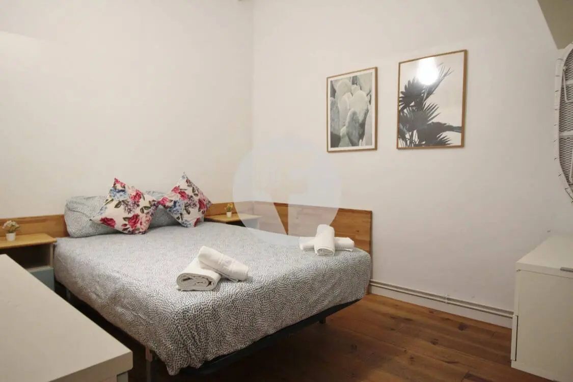 Piso con terraza y licencia turística en El Raval - imagen 15