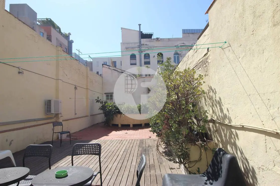 Piso con terraza y licencia turística en El Raval - imagen 3