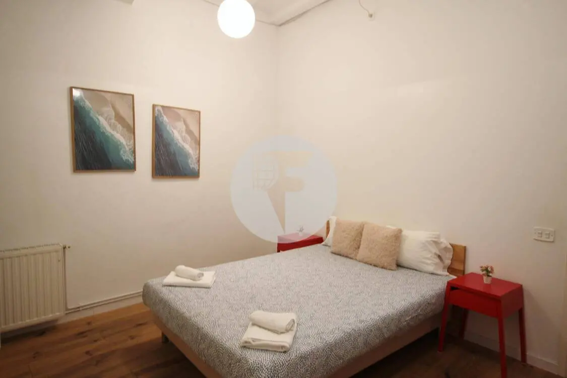 Piso con terraza y licencia turística en El Raval - imagen 17