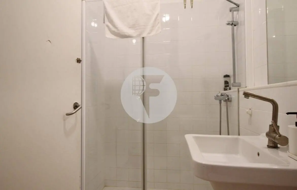 Piso con terraza y licencia turística en El Raval - imagen 21