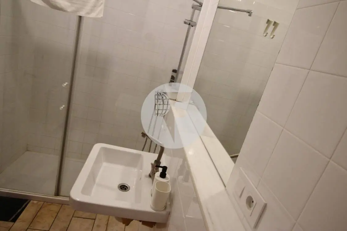 Piso con terraza y licencia turística en El Raval - imagen 22