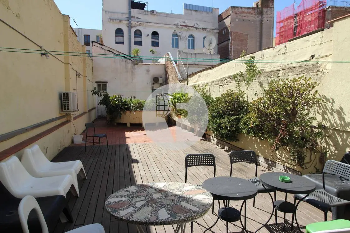 Piso con terraza y licencia turística en El Raval - imagen 13