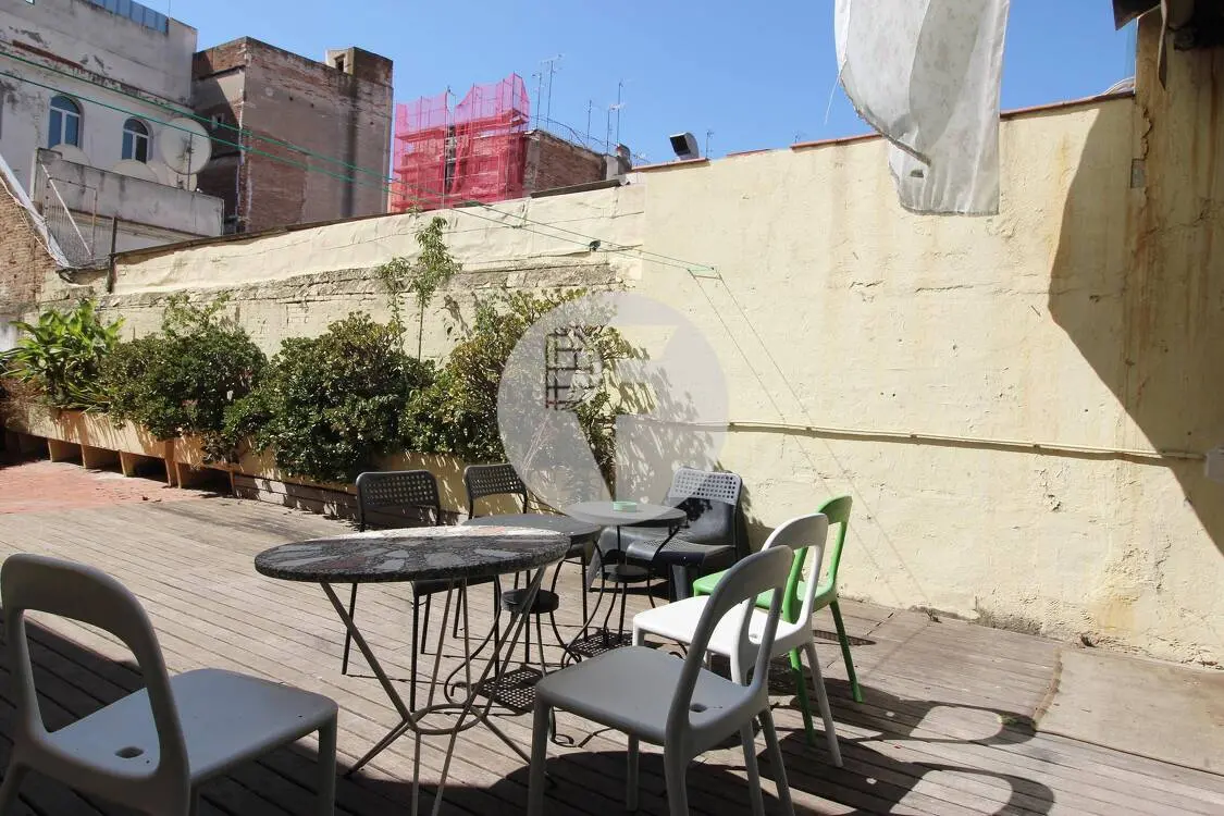 Piso con terraza y licencia turística en El Raval - imagen 12
