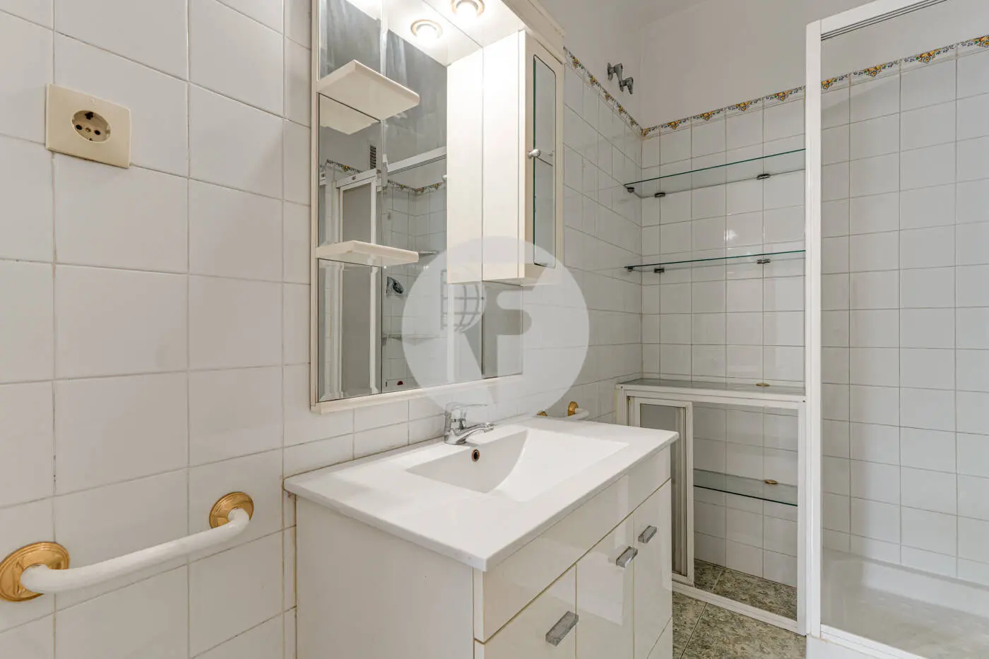 Vivienda exterior con balcón y ascensor junto al mar, en Ciutat Vella - imagen 23