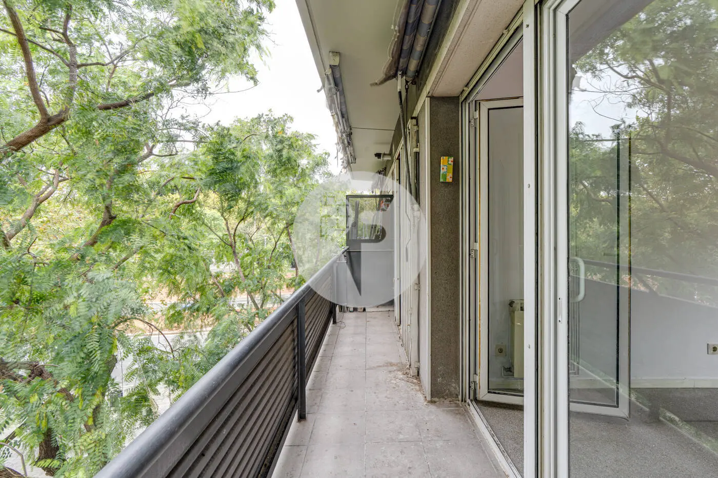 Vivienda exterior con balcón y ascensor junto al mar, en Ciutat Vella