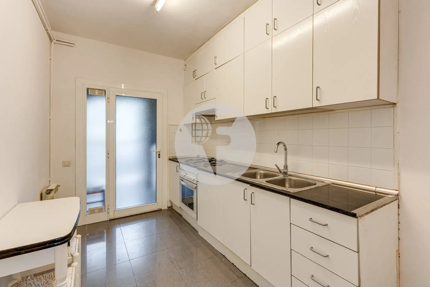 Vivienda exterior con balcón y ascensor junto al mar, en Ciutat Vella - imagen 9