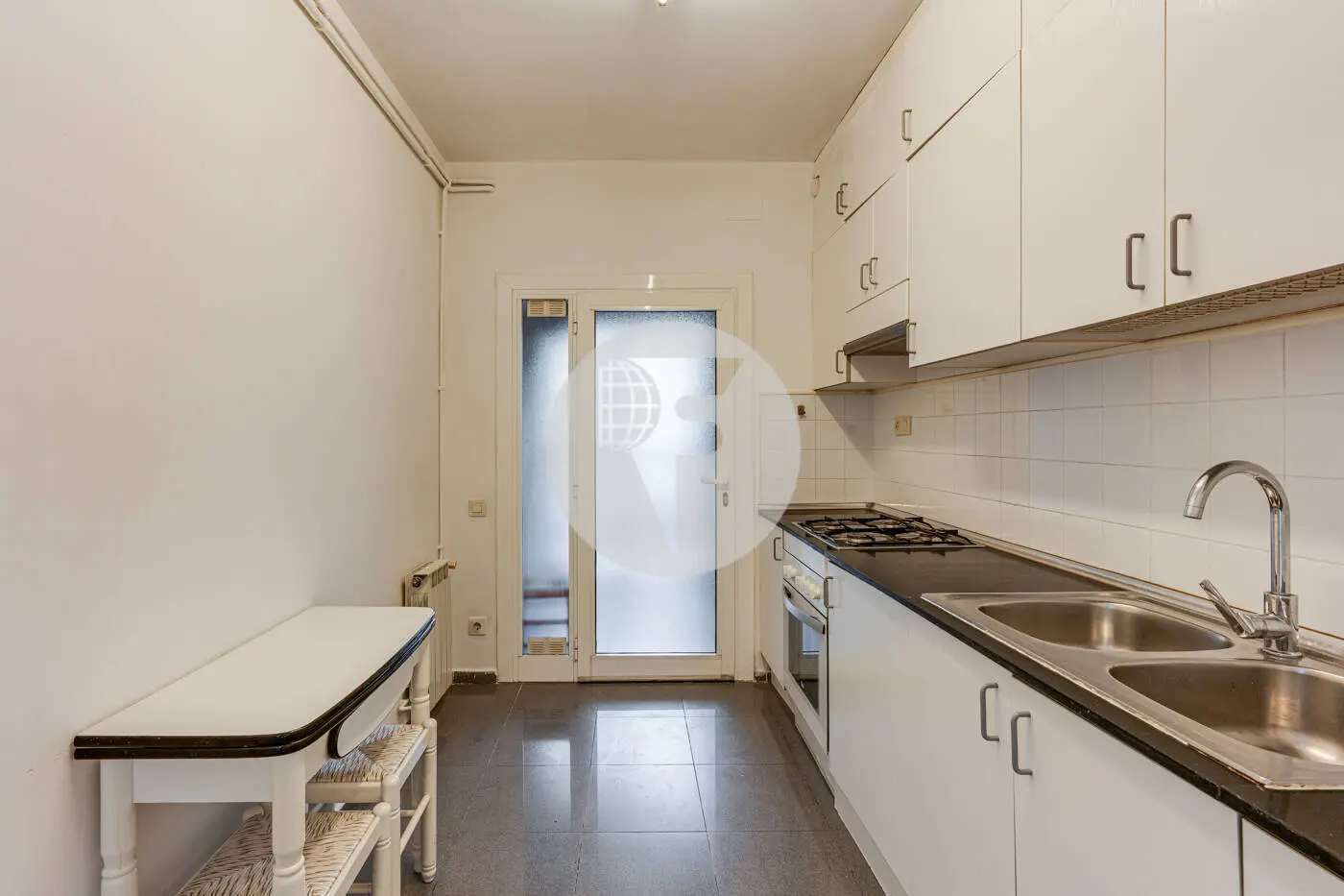 Vivienda exterior con balcón y ascensor junto al mar, en Ciutat Vella - imagen 8