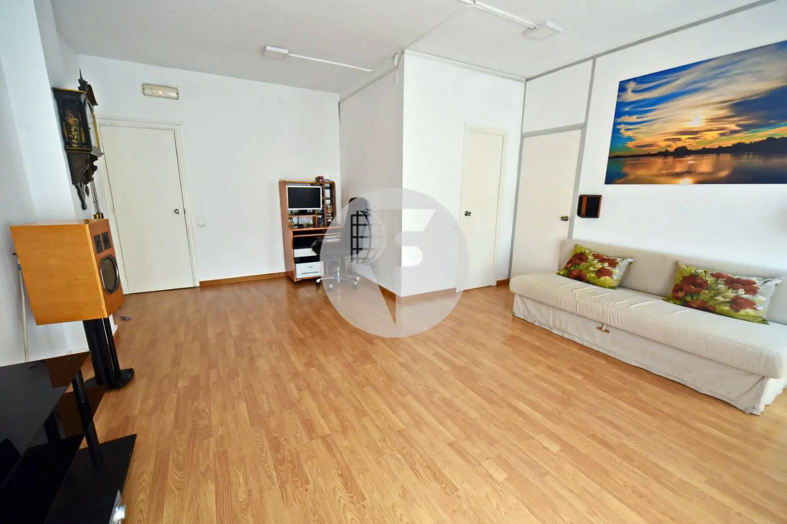 Piso tranquilo con patio privado y gran potencial en el corazón del Eixample - imagen 2