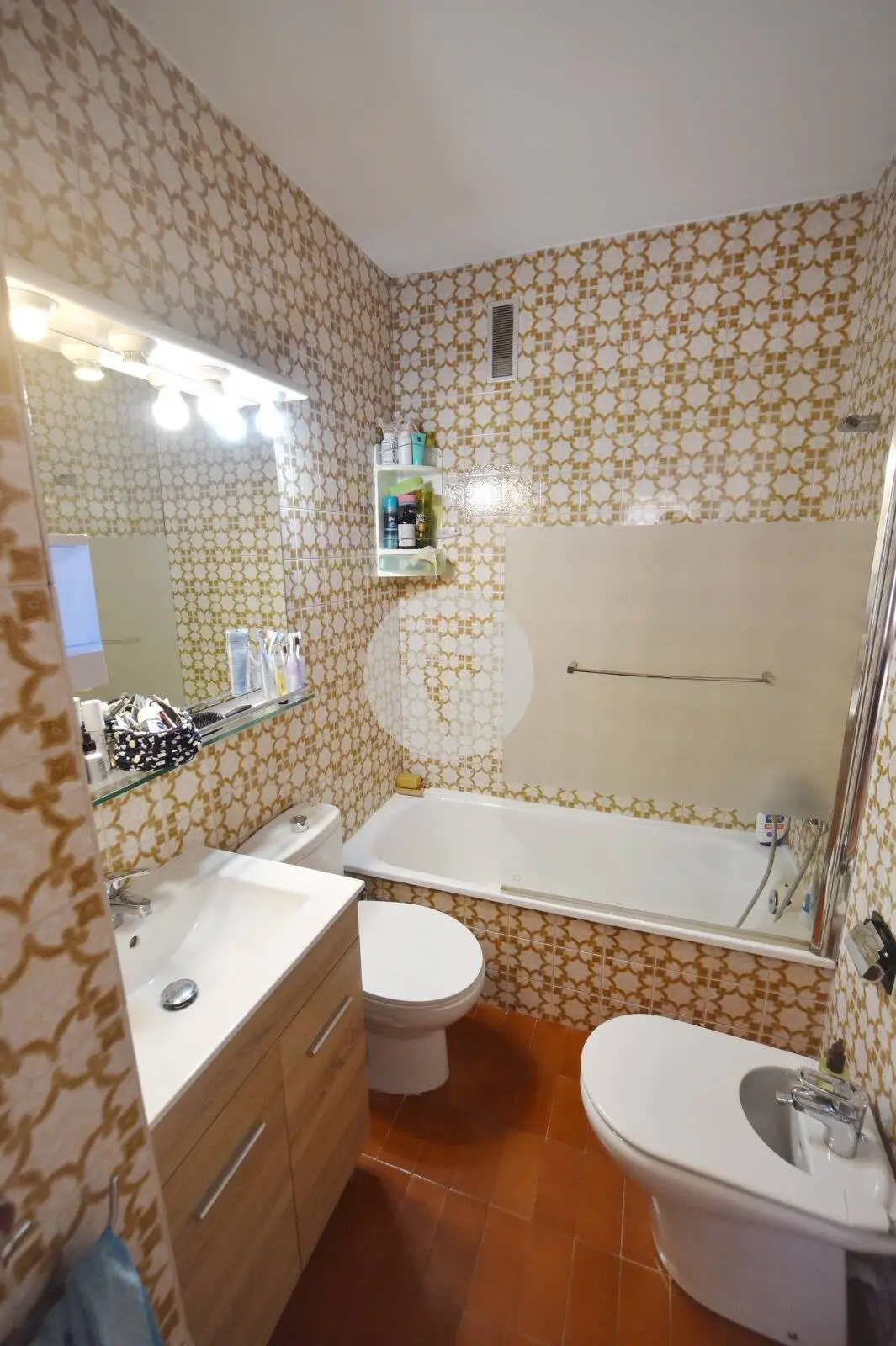 Piso tranquilo con patio privado y gran potencial en el corazón del Eixample - imagen 17