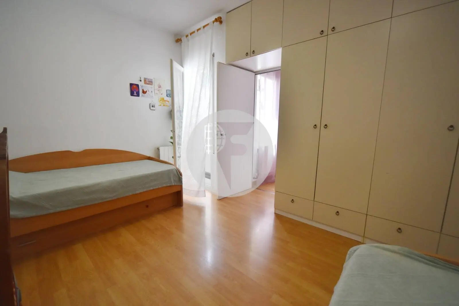 Piso tranquilo con patio privado y gran potencial en el corazón del Eixample - imagen 14