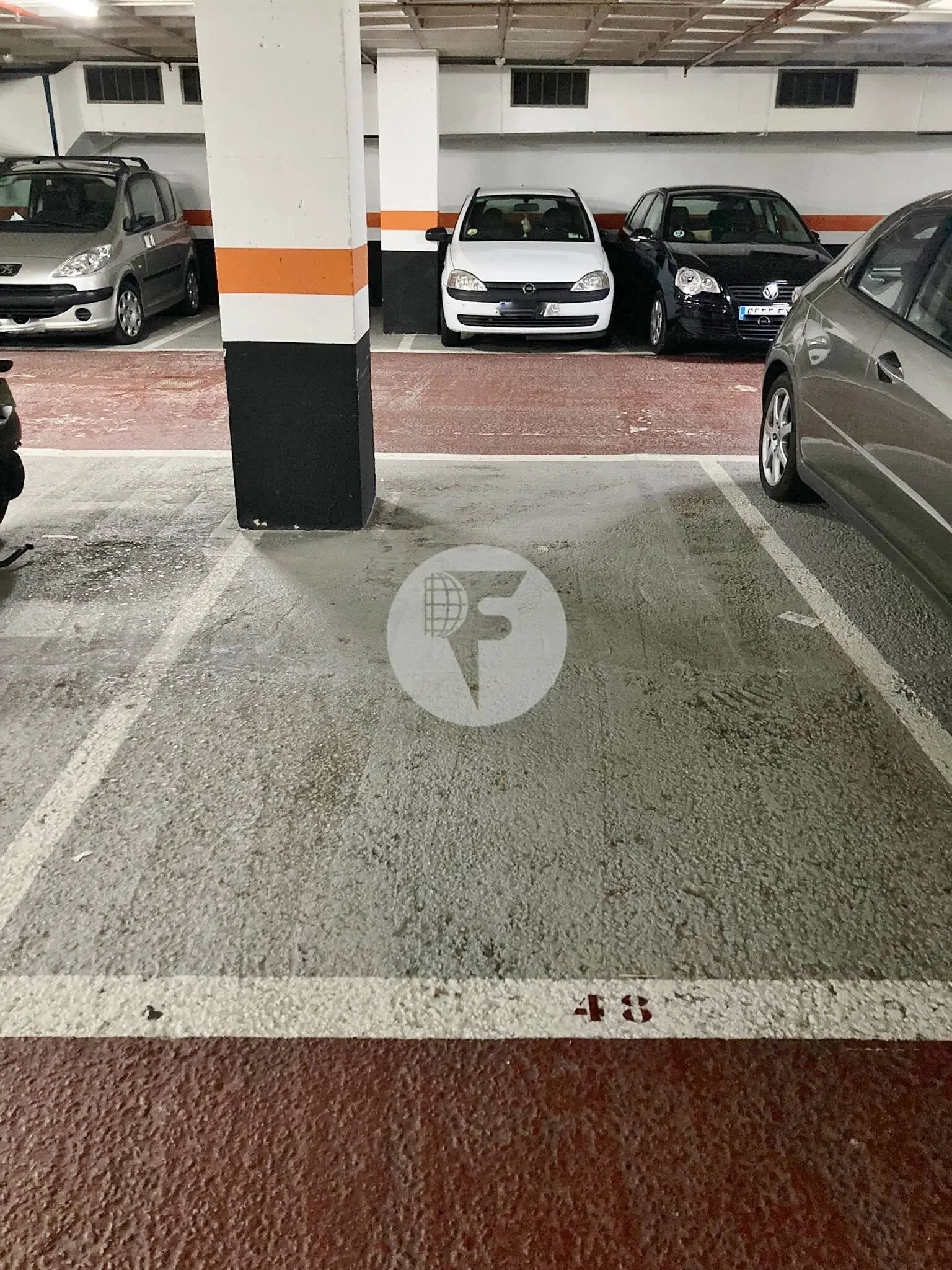 Plaça d'aparcament per a cotxe petit al carrer Diputació 3