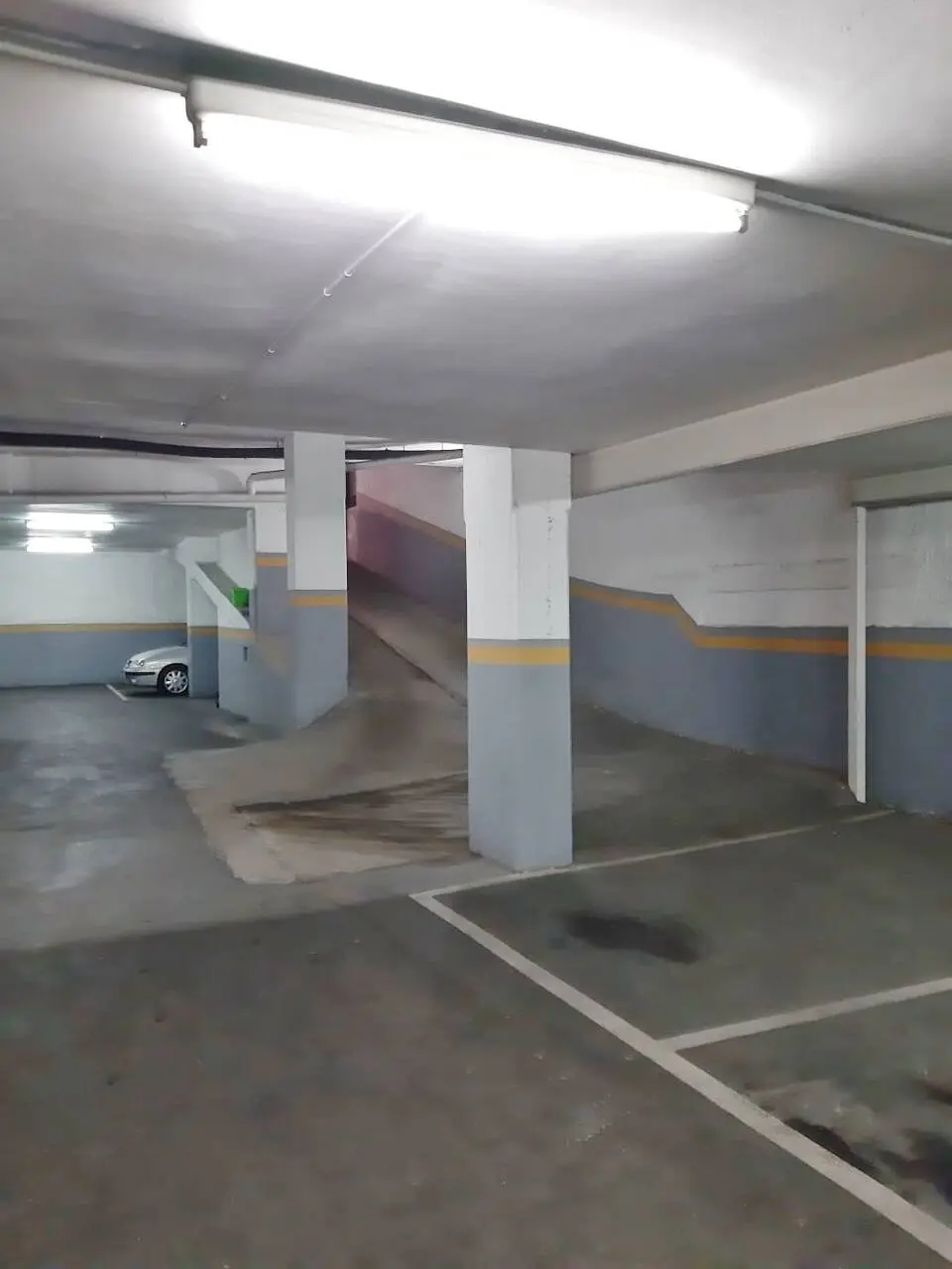 Plaza de parking en venta junto a Ronda del Guinardó 3