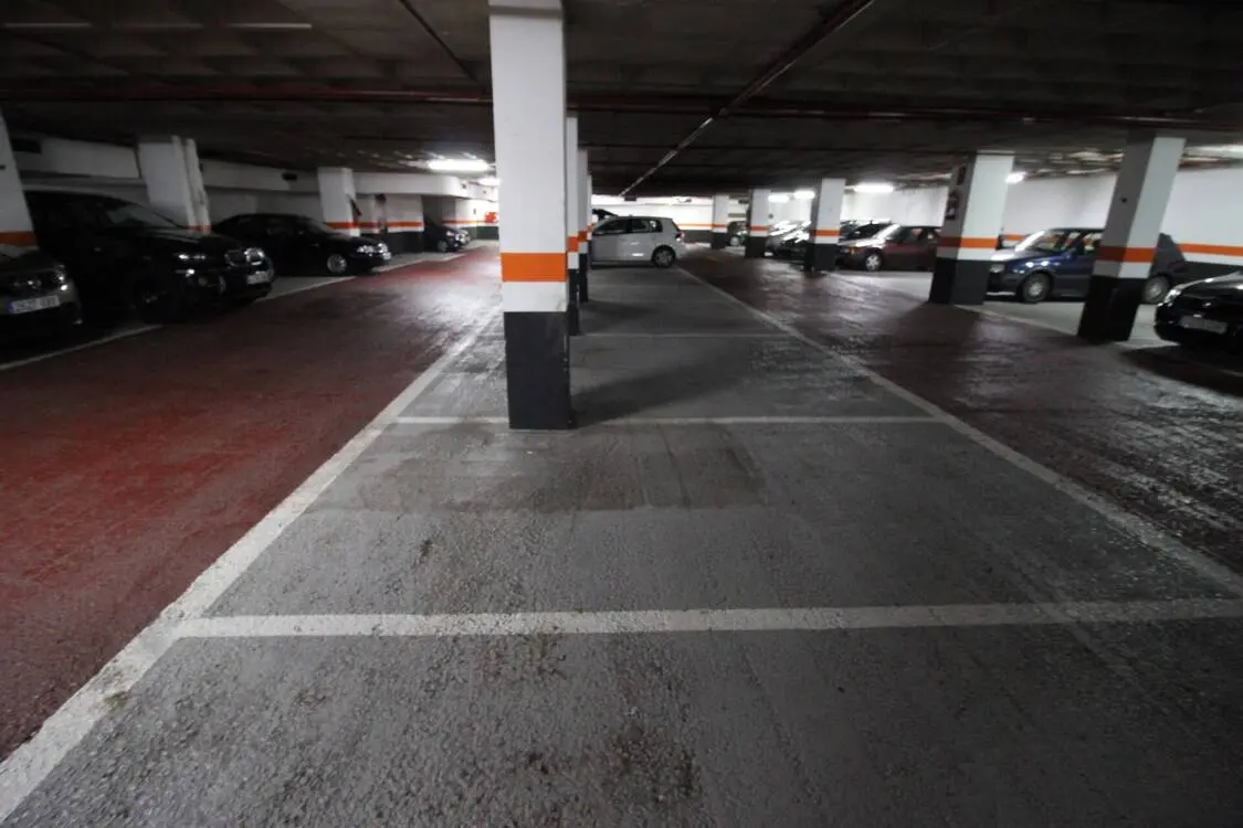 Plaza de parking en venta en Diputació con Viladomat 8