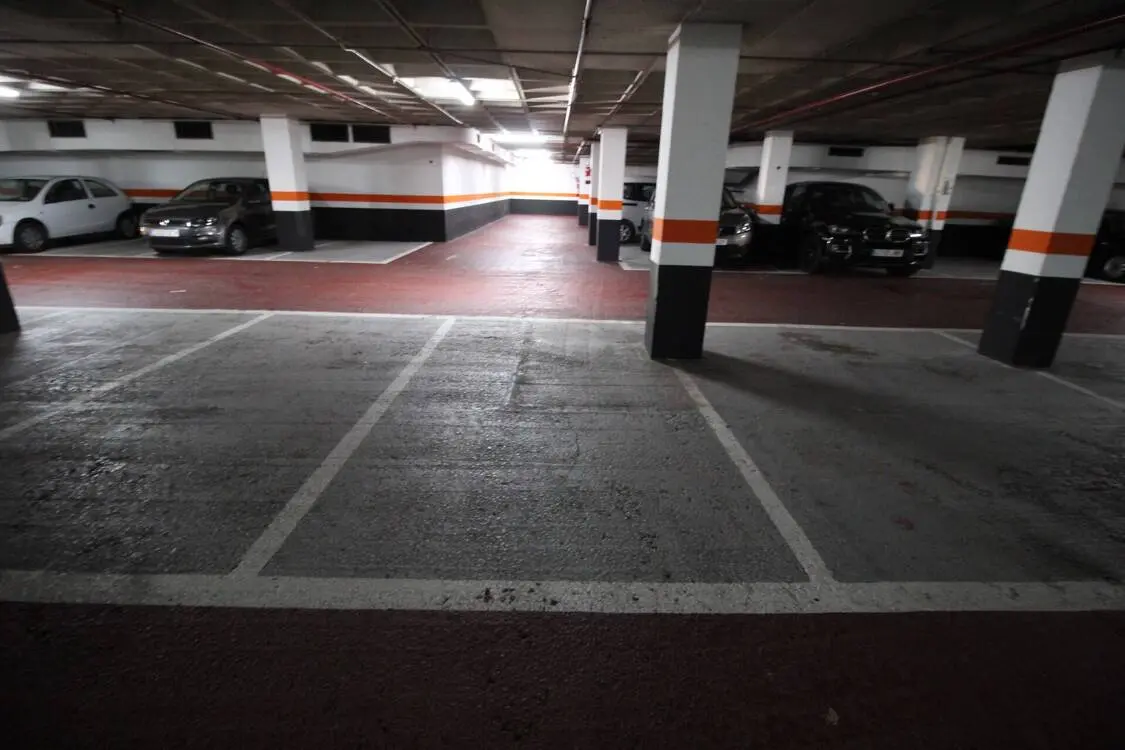 Plaza de parking en venta en Diputació con Viladomat 3
