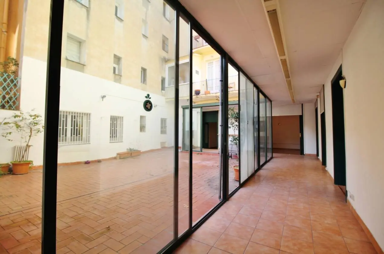 Property of 456m² in the emblematic and charismatic Gòtic neighbourhood 5