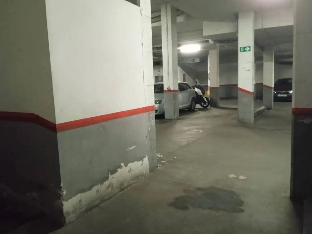 Plaza de aparcamiento en Esplugues de Llobregat 9