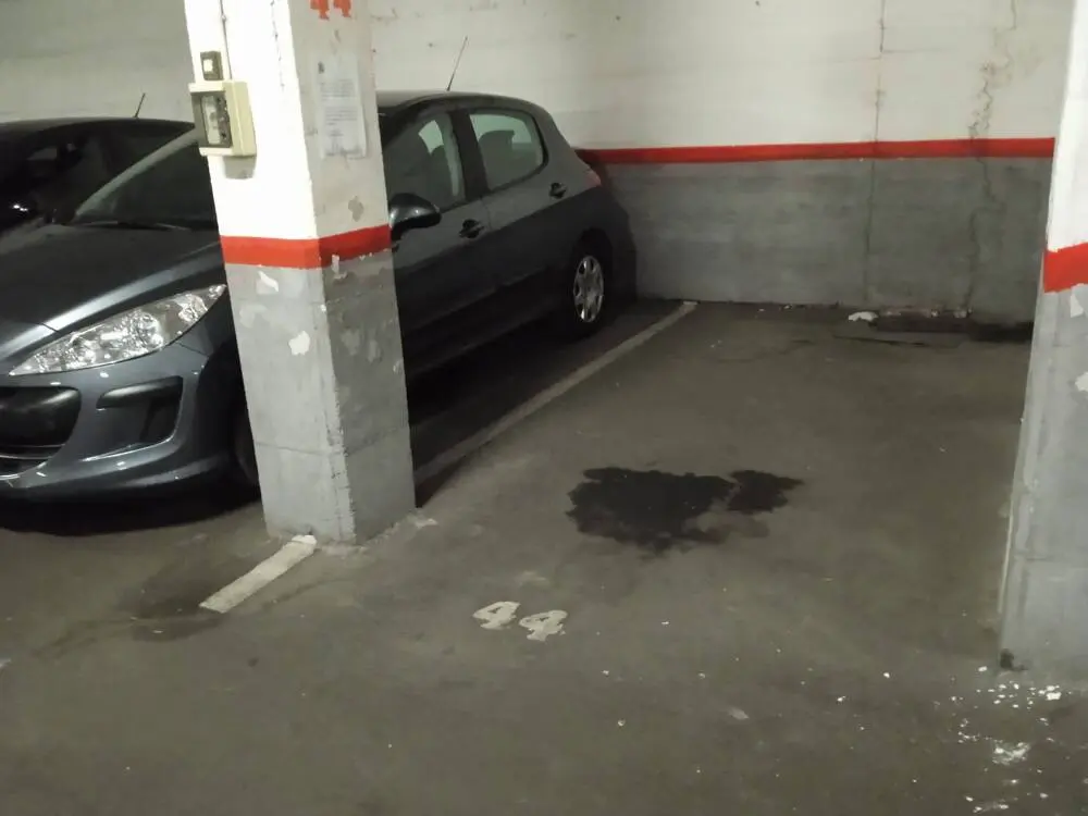Plaza de aparcamiento en Esplugues de Llobregat 2
